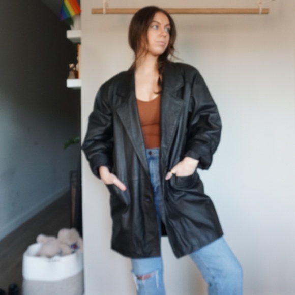 Black leather jacket [SUSTAINABLY SOURCED] - Picture 2 of 8